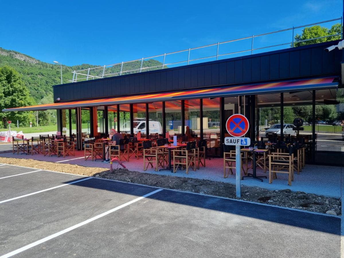 Hotel Restaurant Akena Molinges - La Brocatelle Saint-Claude Exterior photo